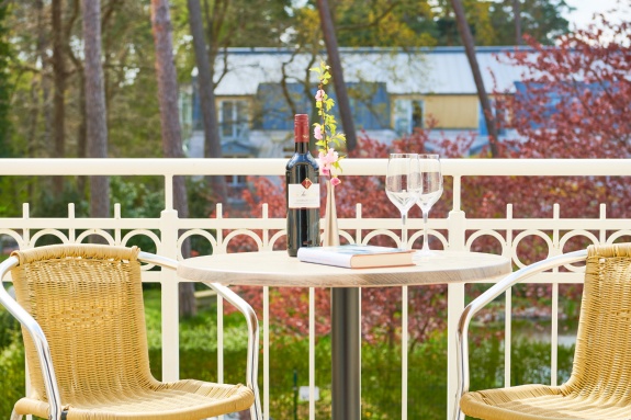 Doppelzimmer mit Balkon im Strandhotel
